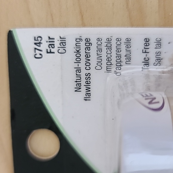 Wet n Wild Natural Blend Mineral Foundation With Brush C745 FAIR - Picture 3 of 3